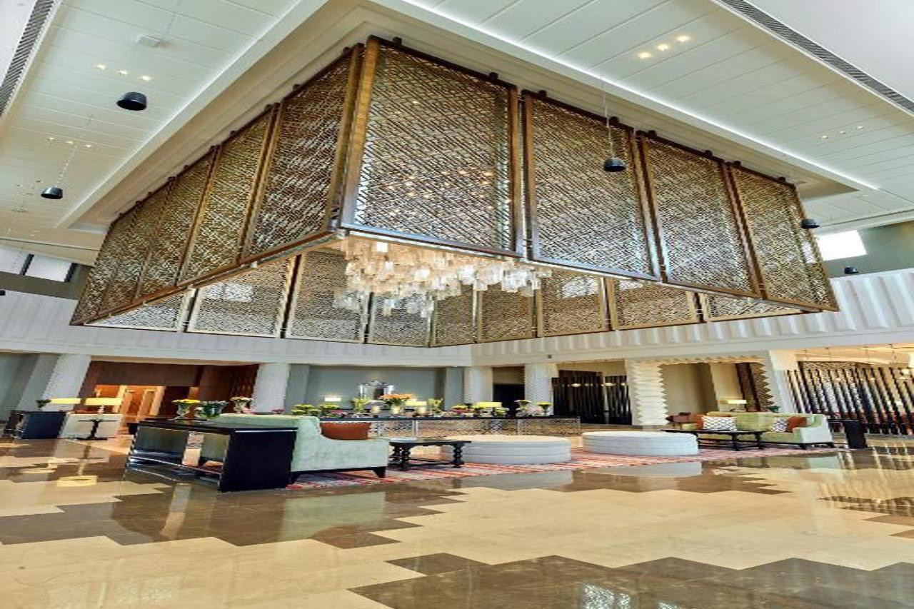 Hotel The Leela Gandhinagar Esterno foto