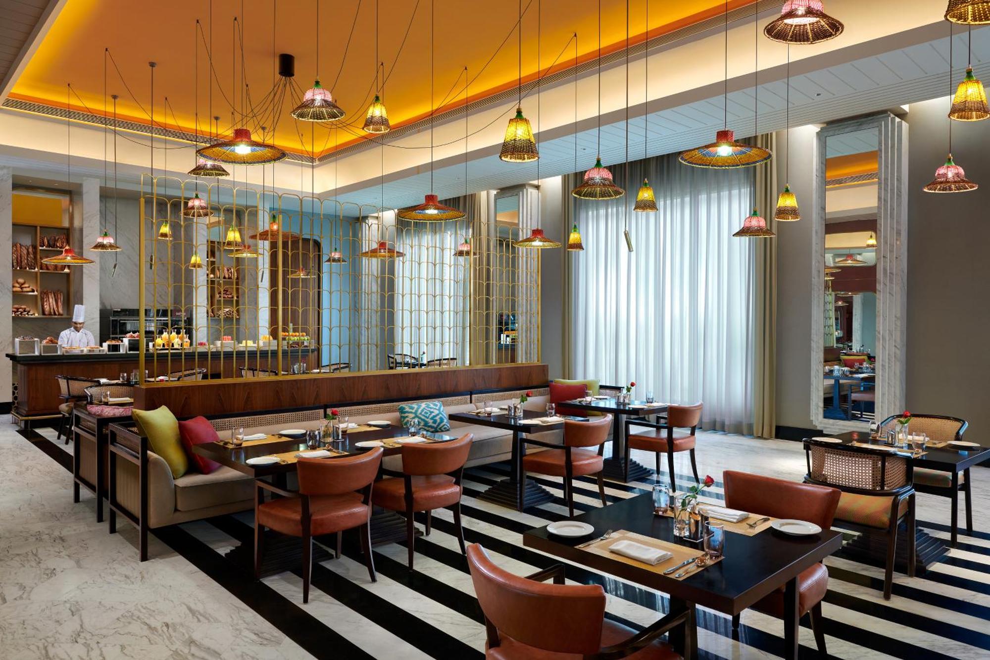 Hotel The Leela Gandhinagar Esterno foto