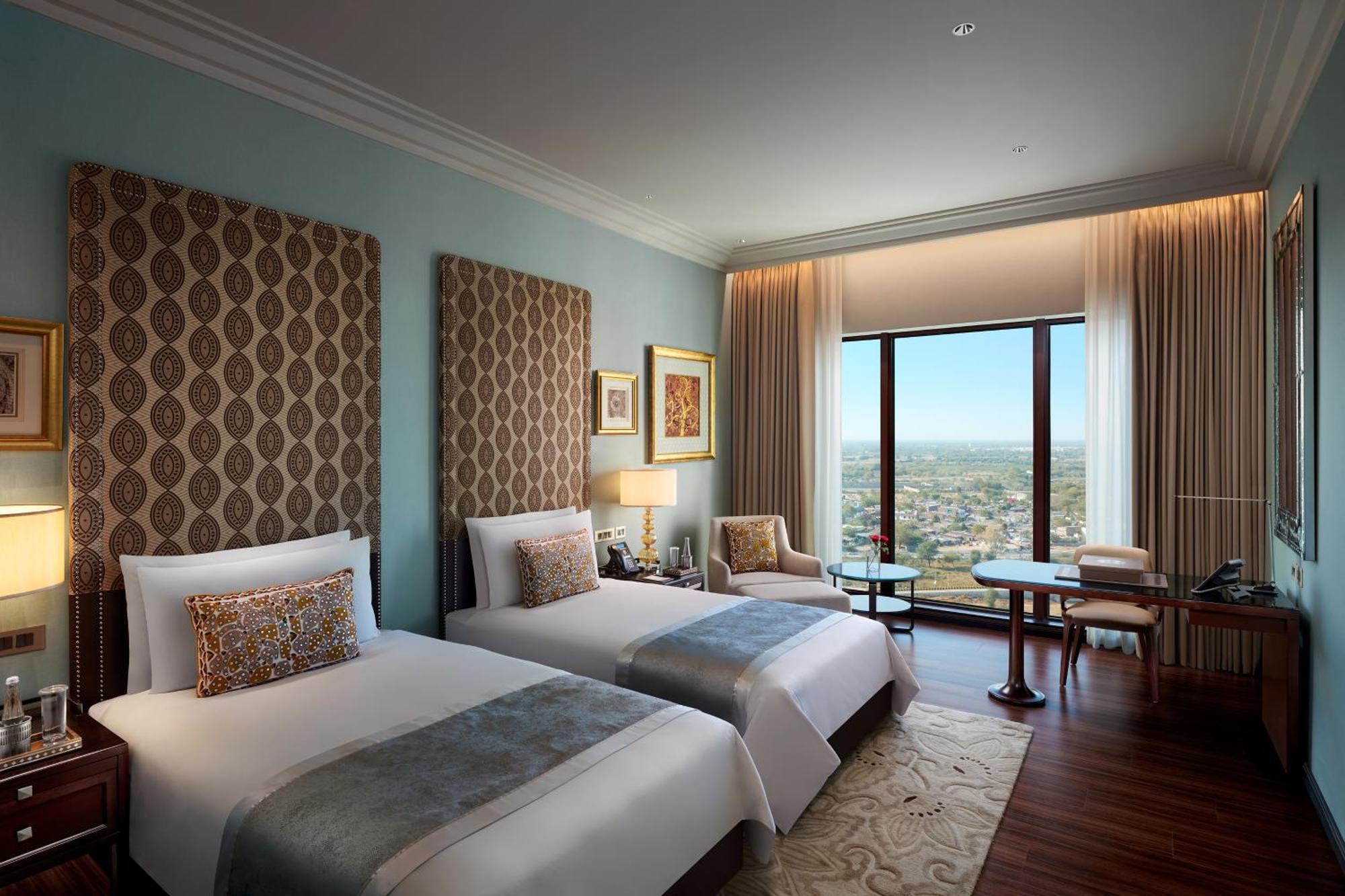 Hotel The Leela Gandhinagar Esterno foto
